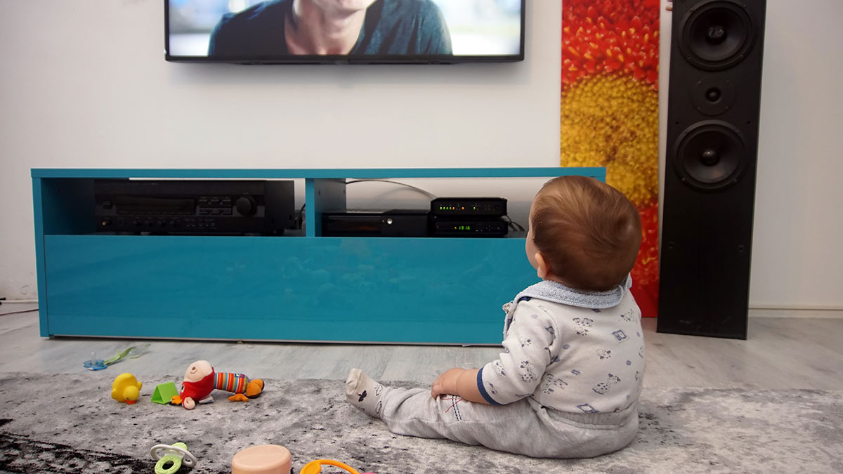 tévé hatása a babára